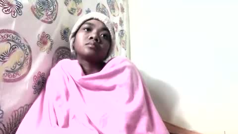 Snapshot of fetranialdy chatting on May 24, 4:28 am fetranialdy online show from May 24, 4:28 am