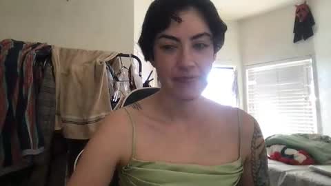 fgsammie online show from April 8, 11:27 pm