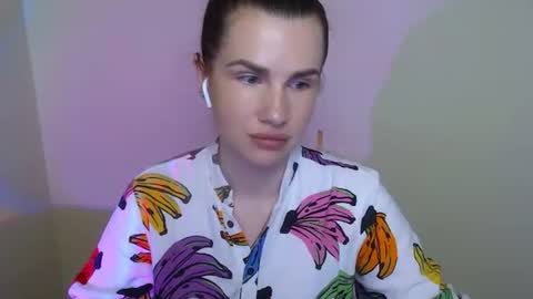 Snapshot of fialin_ chatting on July 2, 10:21 am Mia online show from July 2, 10:21 am