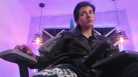 Snapshot of fieramadame chatting on January 10, 3:06 pm online show from January 10, 3:06 pm