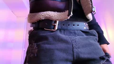   online show from November 7, 11:43 am