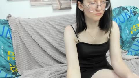 Snapshot of fiery__mary chatting on June 8, 8:15 am Mary online show from June 8, 8:15 am