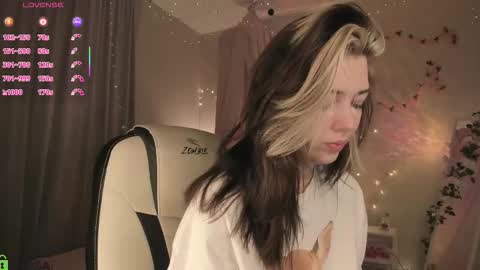 Snapshot of fieryfeline chatting on January 19, 3:10 am Filla online show from January 19, 3:10 am