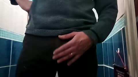 fifi010203 online show from February 24, 10:59 am