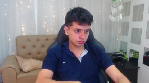 Snapshot of filipdaviex chatting on December 17, 1:49 pm Filip David online show from December 17, 1:49 pm