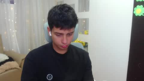 Snapshot of filipdaviex chatting on February 28, 3:37 pm Filip David online show from February 28, 3:37 pm