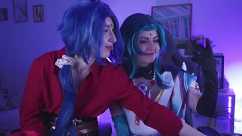 Snapshot of filipinaadams chatting on December 8, 8:41 am cap and Lana online show from December 8, 8:41 am