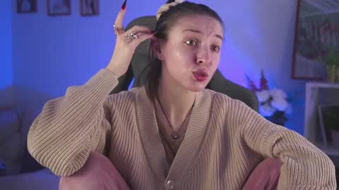 Snapshot of filipinaadams chatting on December 12, 9:19 am cap and Lana online show from December 12, 9:19 am