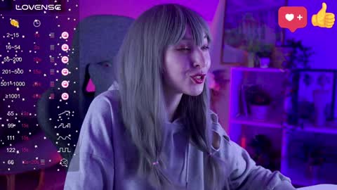 Snapshot of filipinaadams chatting on December 15, 8:52 am cap and Lana online show from December 15, 8:52 am