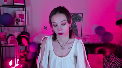 Snapshot of filipinaadams chatting on December 18, 11:34 am cap and Lana online show from December 18, 11:34 am