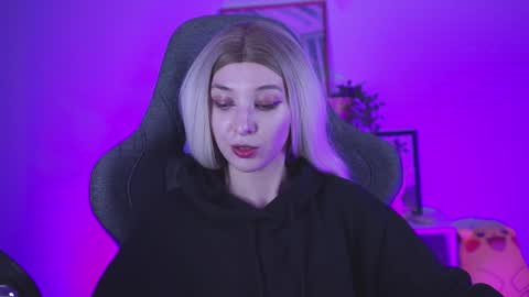 Snapshot of filipinaadams chatting on December 21, 11:33 am cap and Lana online show from December 21, 11:33 am