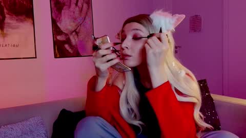 Snapshot of filipinaadams chatting on December 22, 8:16 am cap and Lana online show from December 22, 8:16 am