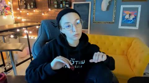 Snapshot of filipinaadams chatting on September 18, 12:23 am cap and Lana online show from September 18, 12:23 am