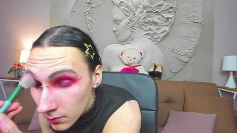 Honey Ill be waiting for you Tue Wed Thu Fri Sat Sun 10am-5pm online show from January 19, 10:06 am