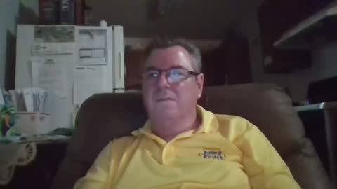 Snapshot of finderfiner chatting on December 18, 11:02 am finderfiner online show from December 18, 11:02 am