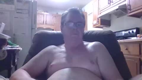 Snapshot of finderfiner chatting on October 2, 8:21 am finderfiner online show from October 2, 8:21 am