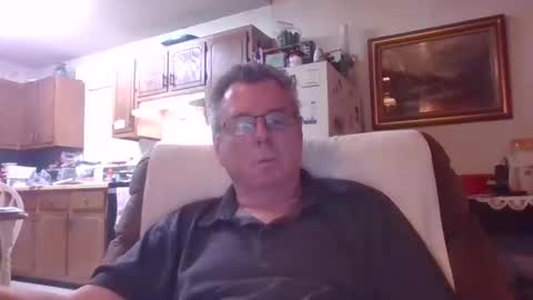 Snapshot of finderfiner chatting on May 19, 11:44 pm finderfiner online show from May 19, 11:44 pm