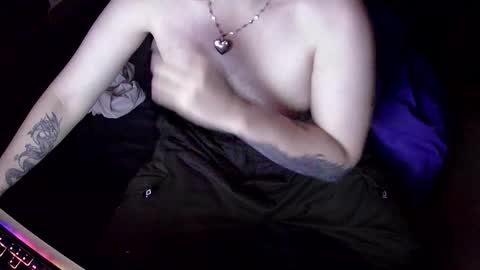 Alice and Max online show from October 13, 4:34 am