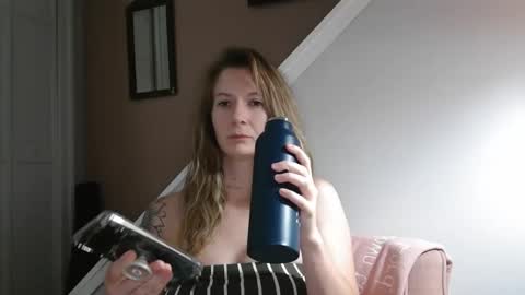 Snapshot of findomgoddessnatalia chatting on September 30, 12:04 am Goddess Natalia Findom online show from September 30, 12:04 am