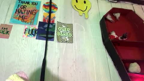 Snapshot of findommefoxi chatting on December 18, 4:09 am findommefoxi online show from December 18, 4:09 am