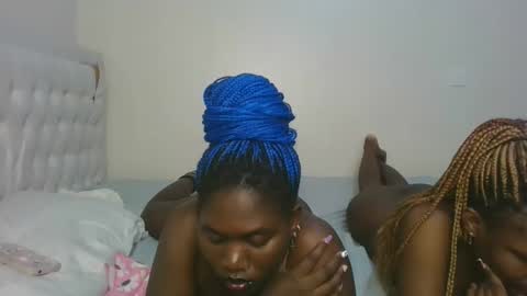 melanie online show from November 30, 11:53 pm