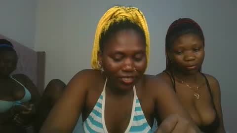 Snapshot of fine_melanie chatting on January 18, 12:47 am melanie online show from January 18, 12:47 am