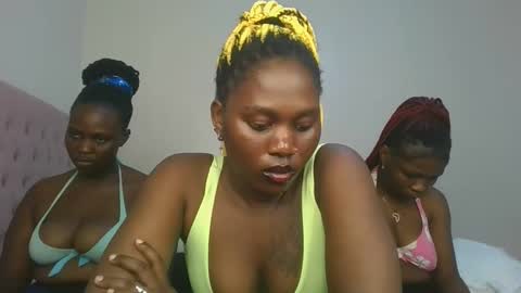 Snapshot of fine_melanie chatting on January 18, 12:53 pm melanie online show from January 18, 12:53 pm