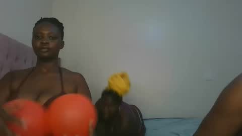 Snapshot of fine_melanie chatting on January 19, 1:04 pm melanie online show from January 19, 1:04 pm