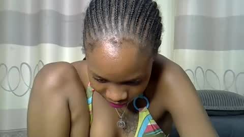 fine_queen12 online show from December 12, 6:03 am