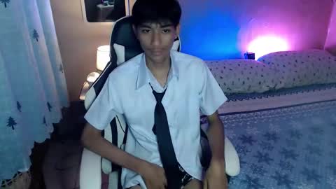 fineboii_rey18 online show from September 23, 1:47 pm