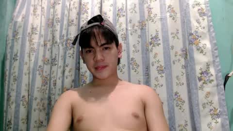 Snapshot of fineshyt_ chatting on July 30, 5:12 pm Ero online show from July 30, 5:12 pm