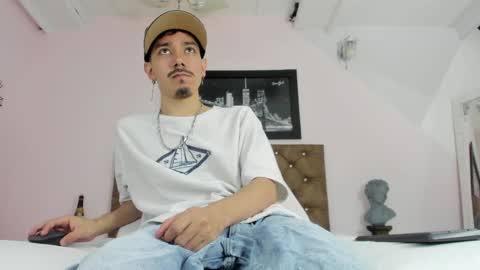 finn_jackson online show from April 25, 7:22 pm