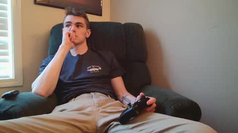 Snapshot of finnabun33 chatting on April 30, 10:14 pm Jake I am Bicurious online show from April 30, 10:14 pm