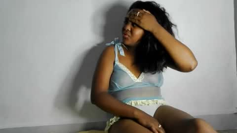 fiona_00 online show from April 10, 4:55 pm