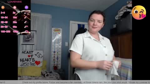 Snapshot of fionna_fineas chatting on February 17, 4:13 pm Fionna online show from February 17, 4:13 pm