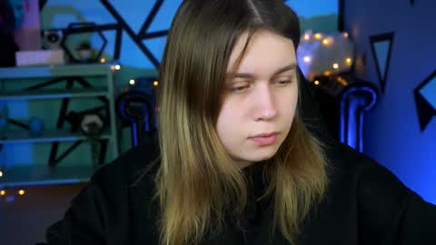 fiora online show from January 3, 5:17 am