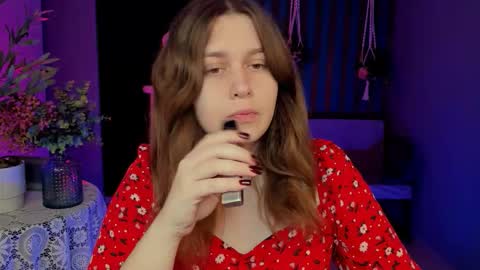 fiora online show from September 19, 5:20 am