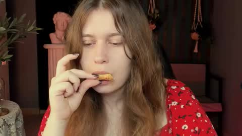 fiora online show from November 4, 5:28 am