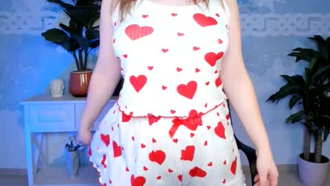 fiora online show from November 22, 2:27 pm