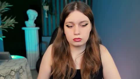 fiora online show from March 21, 8:19 am