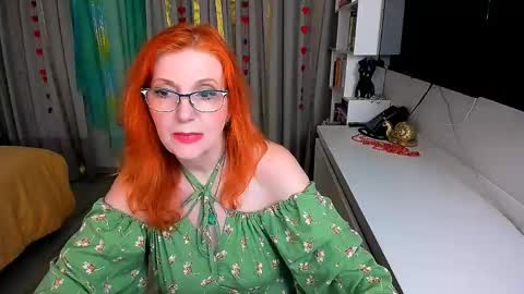 Snapshot of fire_foxone chatting on April 23, 6:32 pm FireFox online show from April 23, 6:32 pm