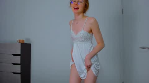 Snapshot of fire_luna chatting on February 1, 8:39 am fire_luna online show from February 1, 8:39 am