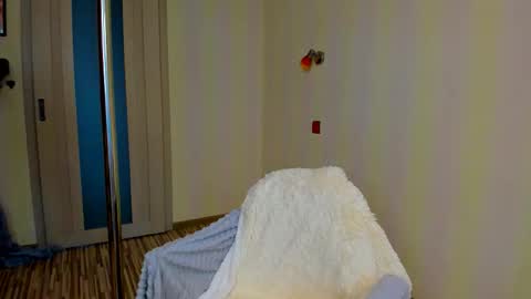 Snapshot of fire_luna chatting on October 12, 6:56 am fire_luna online show from October 12, 6:56 am