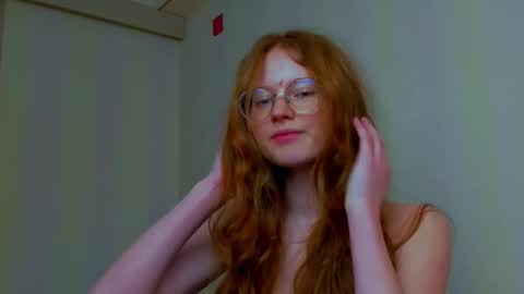 fire_luna online show from March 4, 7:36 am