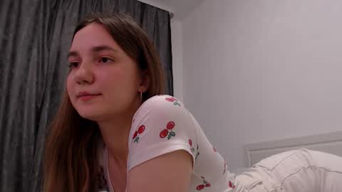 Snapshot of fireflies_fly_ chatting on November 4, 7:57 pm fireflies_fly_ online show from November 4, 7:57 pm