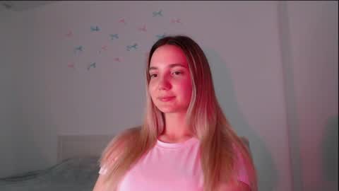 Snapshot of fireflies_fly_ chatting on July 2, 8:15 pm fireflies_fly_ online show from July 2, 8:15 pm
