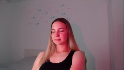 Snapshot of fireflies_fly_ chatting on July 7, 8:02 pm fireflies_fly_ online show from July 7, 8:02 pm