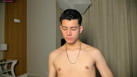 Nicolas online show from November 8, 1:00 pm