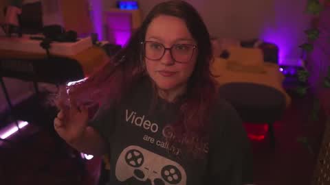 Snapshot of fireproofcuriousity chatting on February 16, 5:36 am Lio Roxy online show from February 16, 5:36 am