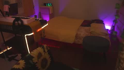 Snapshot of fireproofcuriousity chatting on March 14, 5:13 am Lio Roxy online show from March 14, 5:13 am